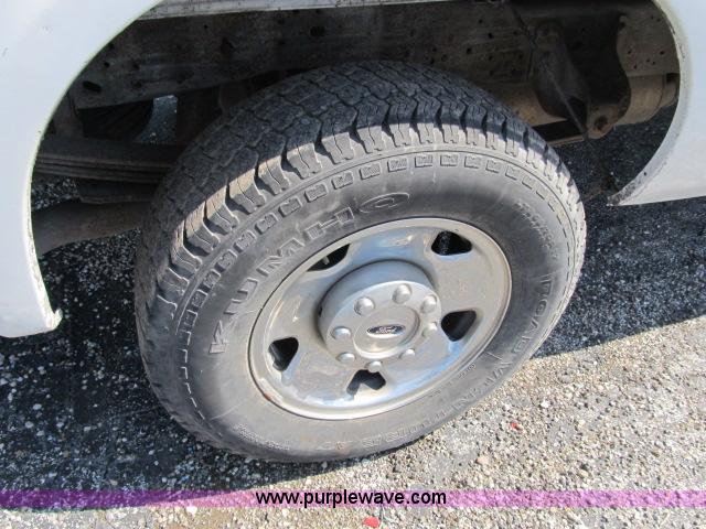 image for item B2662 2006 Ford F250 XLT Super Duty SuperCab pickup truck