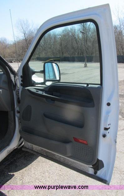 image for item B2662 2006 Ford F250 XLT Super Duty SuperCab pickup truck