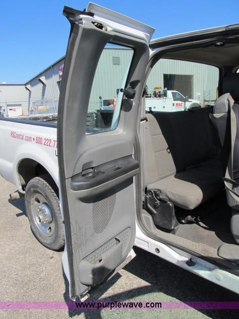 image for item B2662 2006 Ford F250 XLT Super Duty SuperCab pickup truck