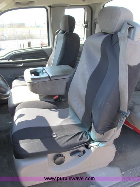 image for item B2662 2006 Ford F250 XLT Super Duty SuperCab pickup truck