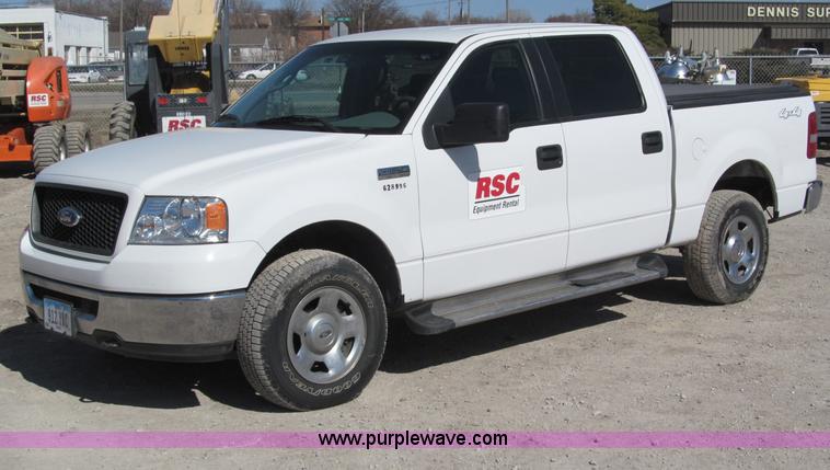image for item B5111 2006 Ford F150XL crew cab pickup truck