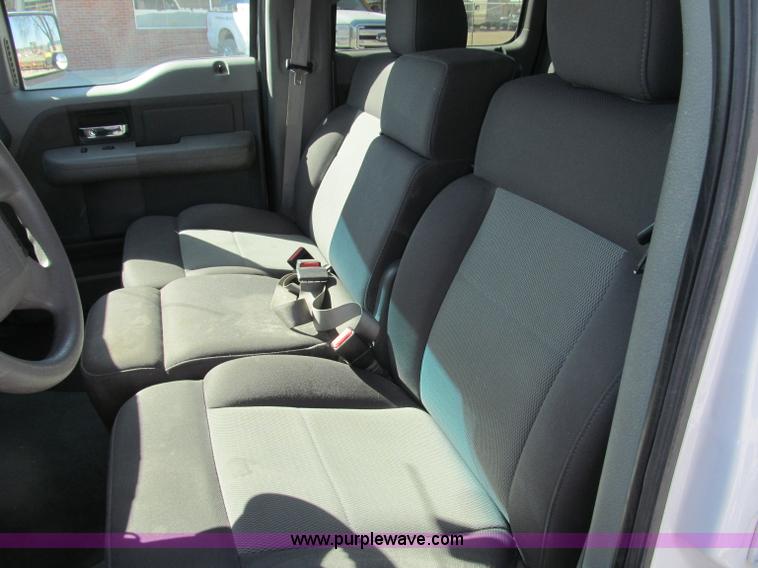 image for item B5111 2006 Ford F150XL crew cab pickup truck