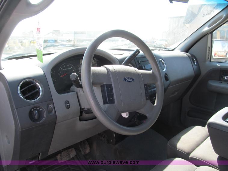 image for item B5111 2006 Ford F150XL crew cab pickup truck