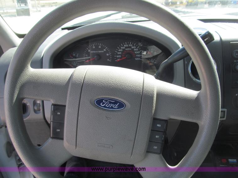 image for item B5111 2006 Ford F150XL crew cab pickup truck