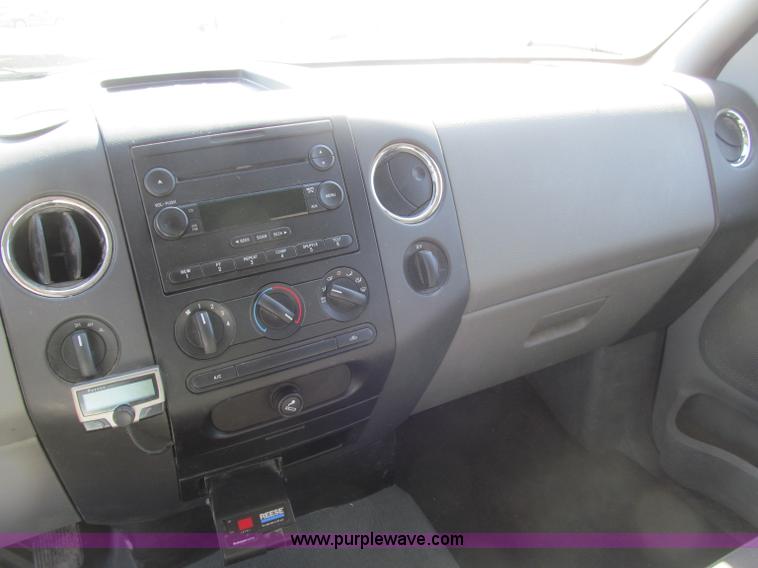 image for item B5111 2006 Ford F150XL crew cab pickup truck