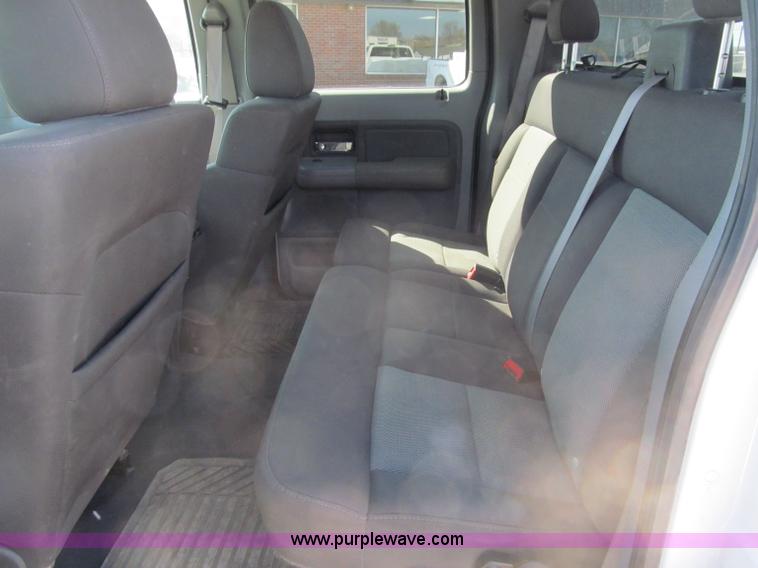 image for item B5111 2006 Ford F150XL crew cab pickup truck