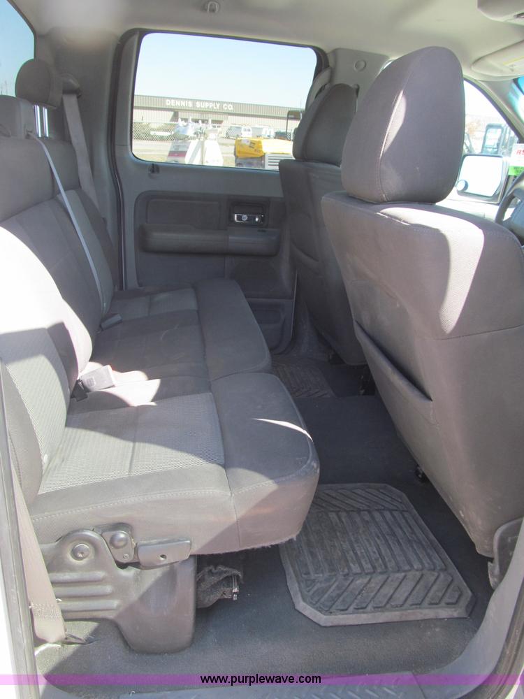 image for item B5111 2006 Ford F150XL crew cab pickup truck