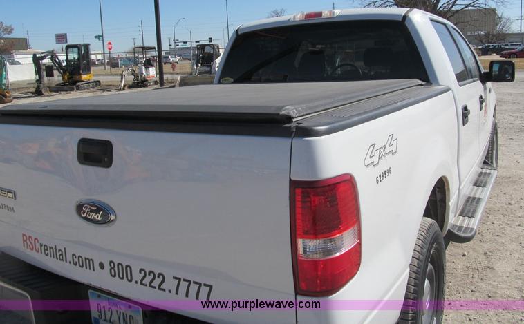 image for item B5111 2006 Ford F150XL crew cab pickup truck