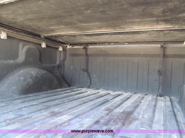 image for item B5111 2006 Ford F150XL crew cab pickup truck