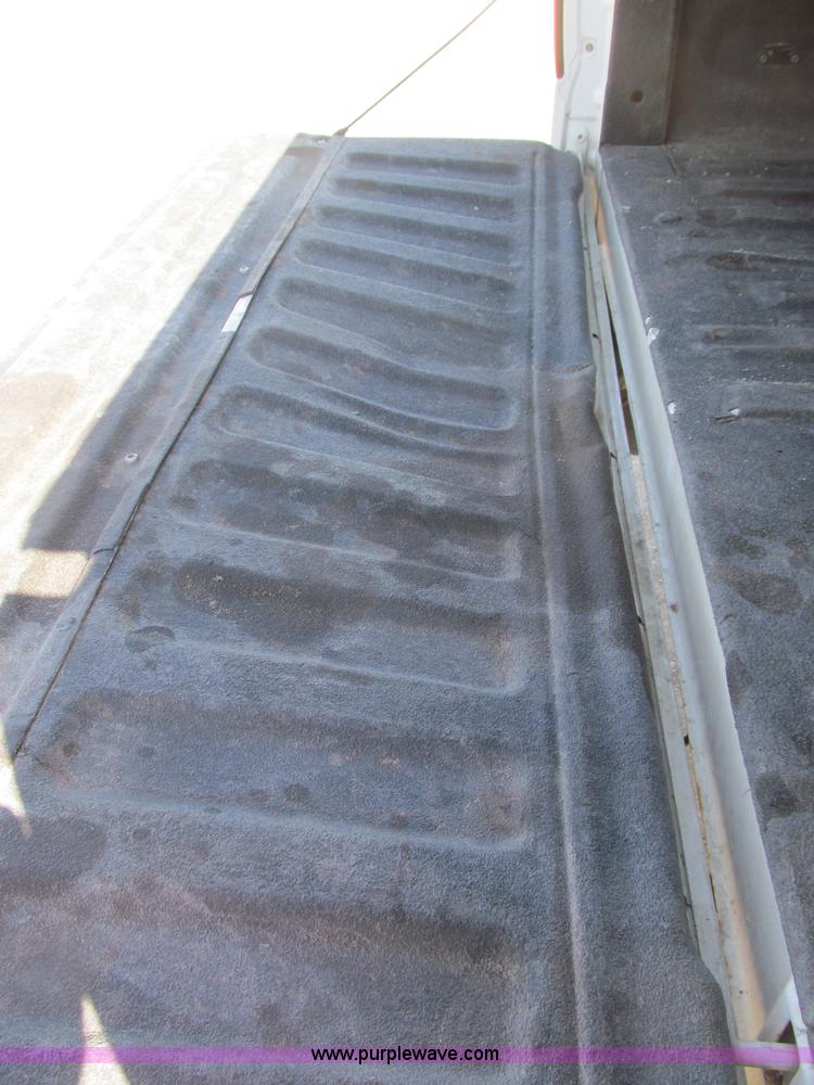 image for item B5111 2006 Ford F150XL crew cab pickup truck