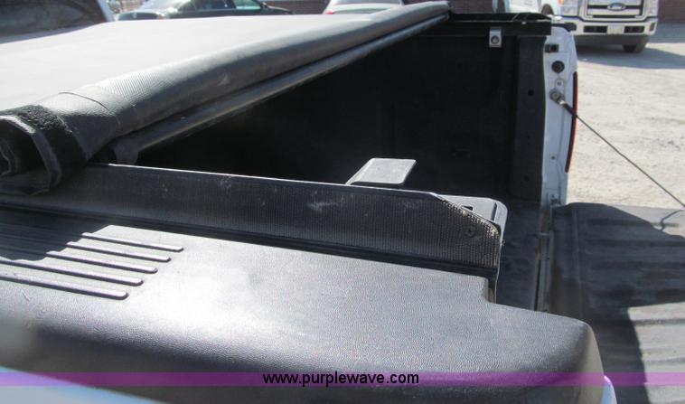 image for item B5111 2006 Ford F150XL crew cab pickup truck