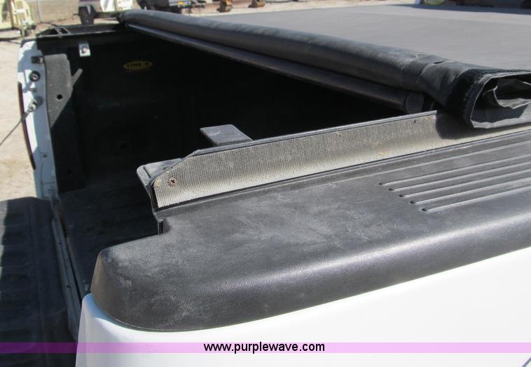 image for item B5111 2006 Ford F150XL crew cab pickup truck