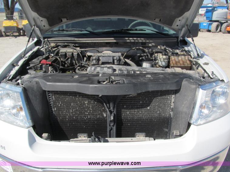 image for item B5111 2006 Ford F150XL crew cab pickup truck