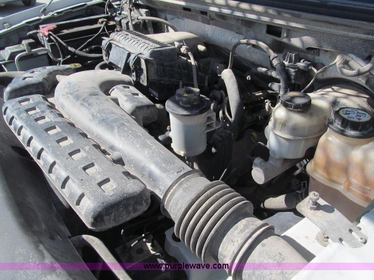 image for item B5111 2006 Ford F150XL crew cab pickup truck