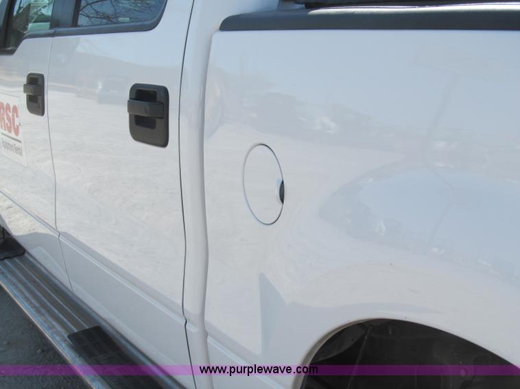 image for item B5111 2006 Ford F150XL crew cab pickup truck