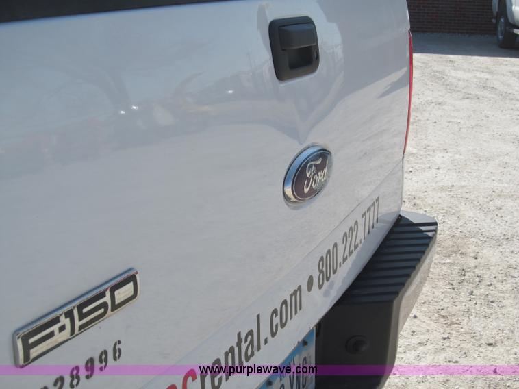 image for item B5111 2006 Ford F150XL crew cab pickup truck