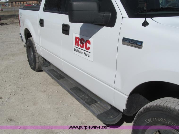 image for item B5111 2006 Ford F150XL crew cab pickup truck