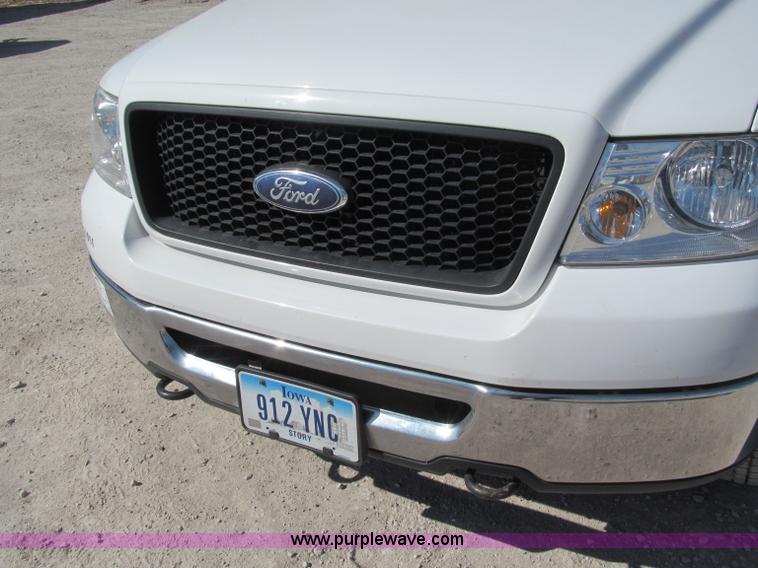 image for item B5111 2006 Ford F150XL crew cab pickup truck