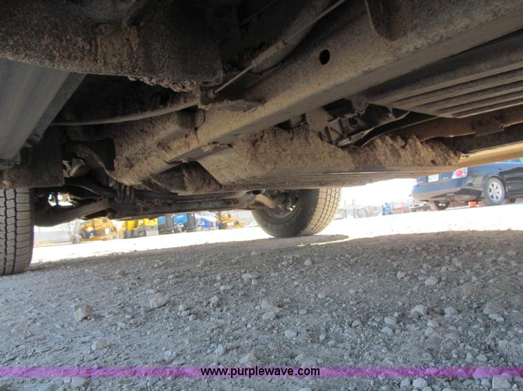 image for item B5111 2006 Ford F150XL crew cab pickup truck