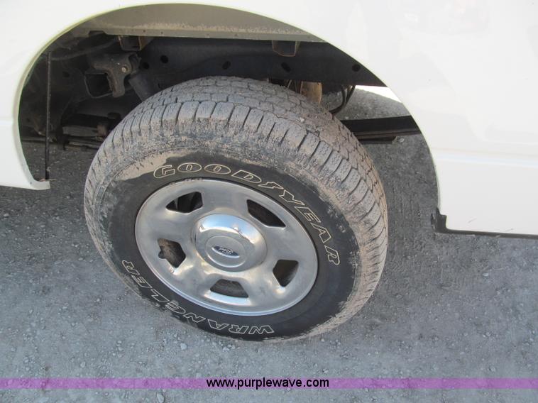 image for item B5111 2006 Ford F150XL crew cab pickup truck