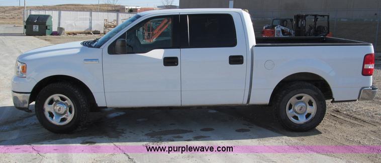 image for item B5112 2006 Ford F150 XLT crew cab pickup truck