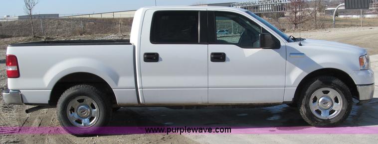 image for item B5112 2006 Ford F150 XLT crew cab pickup truck