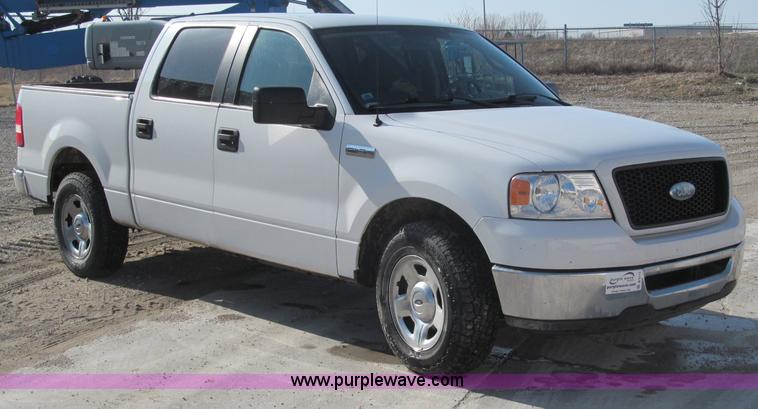 image for item B5112 2006 Ford F150 XLT crew cab pickup truck
