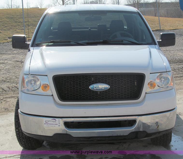 image for item B5112 2006 Ford F150 XLT crew cab pickup truck