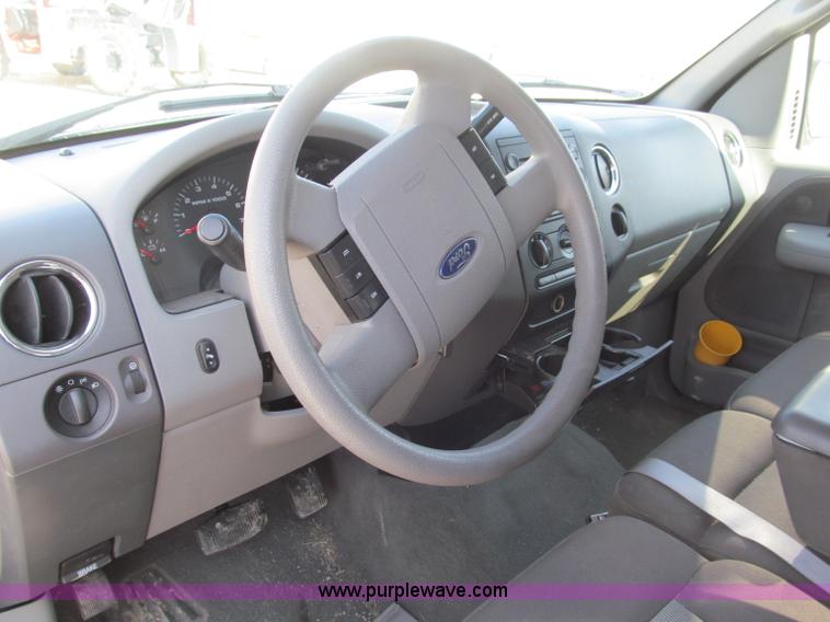 image for item B5112 2006 Ford F150 XLT crew cab pickup truck