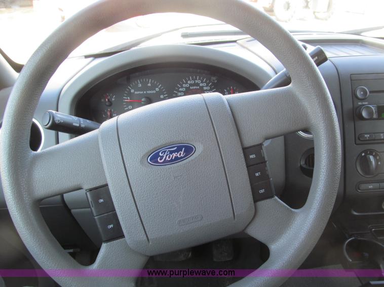 image for item B5112 2006 Ford F150 XLT crew cab pickup truck