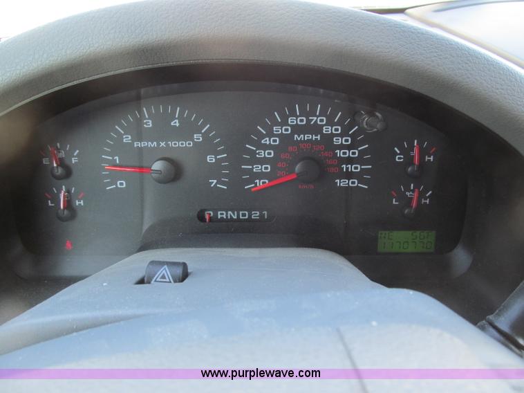 image for item B5112 2006 Ford F150 XLT crew cab pickup truck