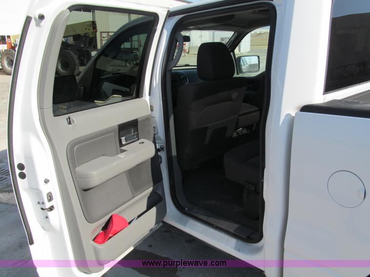 image for item B5112 2006 Ford F150 XLT crew cab pickup truck