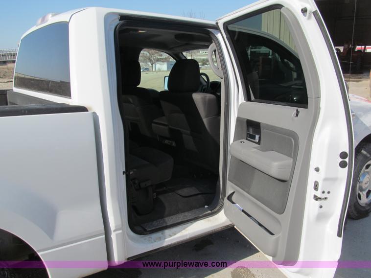 image for item B5112 2006 Ford F150 XLT crew cab pickup truck