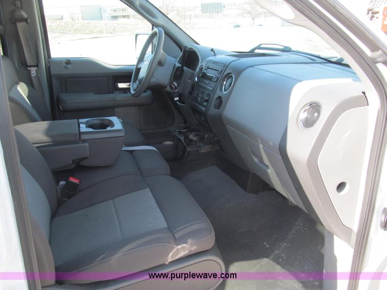 image for item B5112 2006 Ford F150 XLT crew cab pickup truck