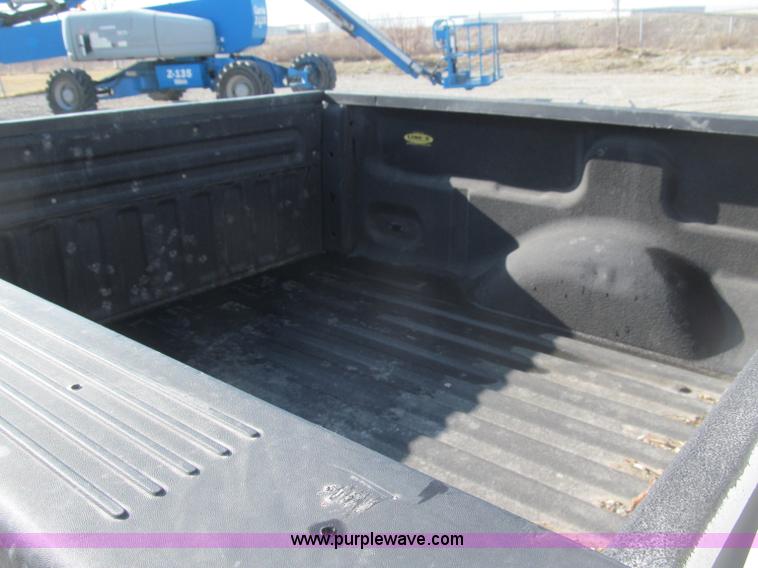 image for item B5112 2006 Ford F150 XLT crew cab pickup truck