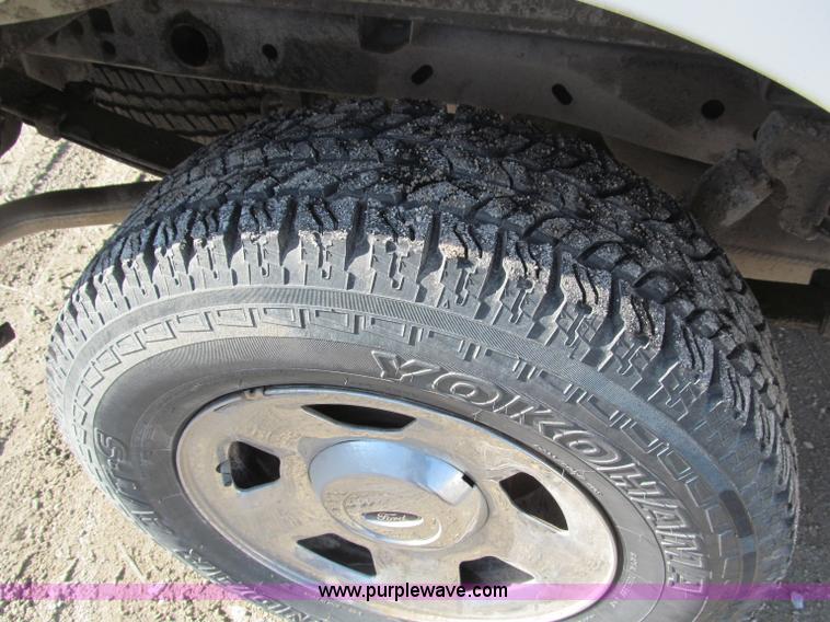 image for item B5112 2006 Ford F150 XLT crew cab pickup truck