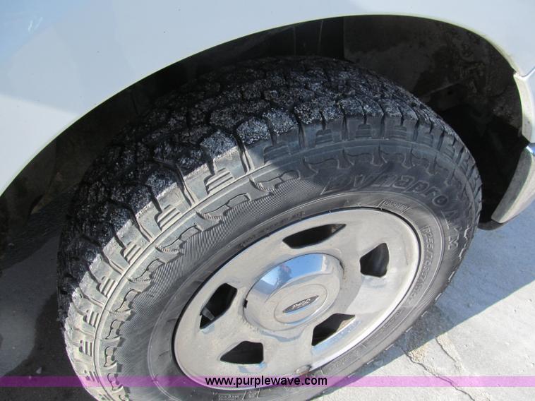 image for item B5112 2006 Ford F150 XLT crew cab pickup truck