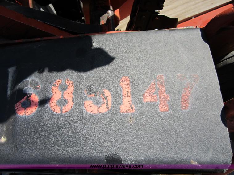 image for item B5773 2007 Ditch Witch 1330H trencher