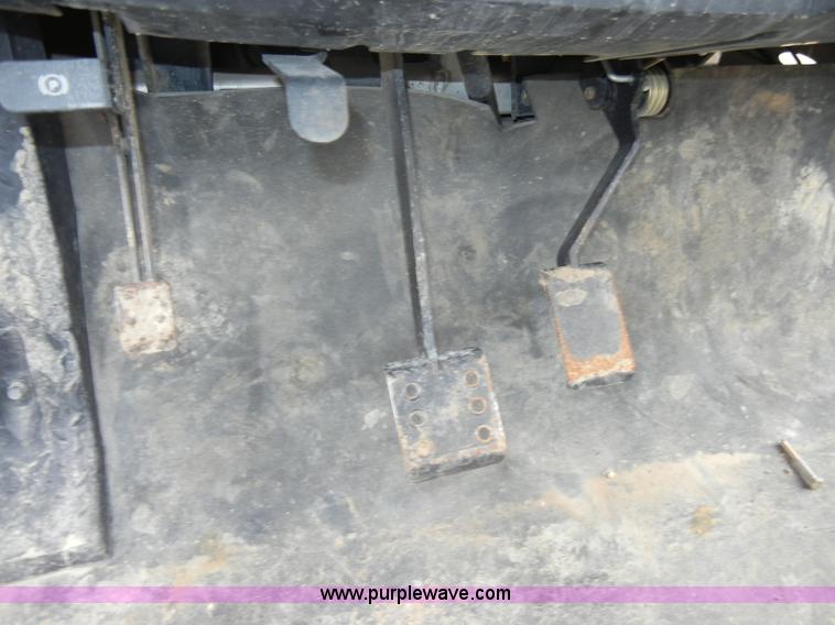 image for item C4352 2007 Club Car XRT1550G IntelliTrak utility vehicle