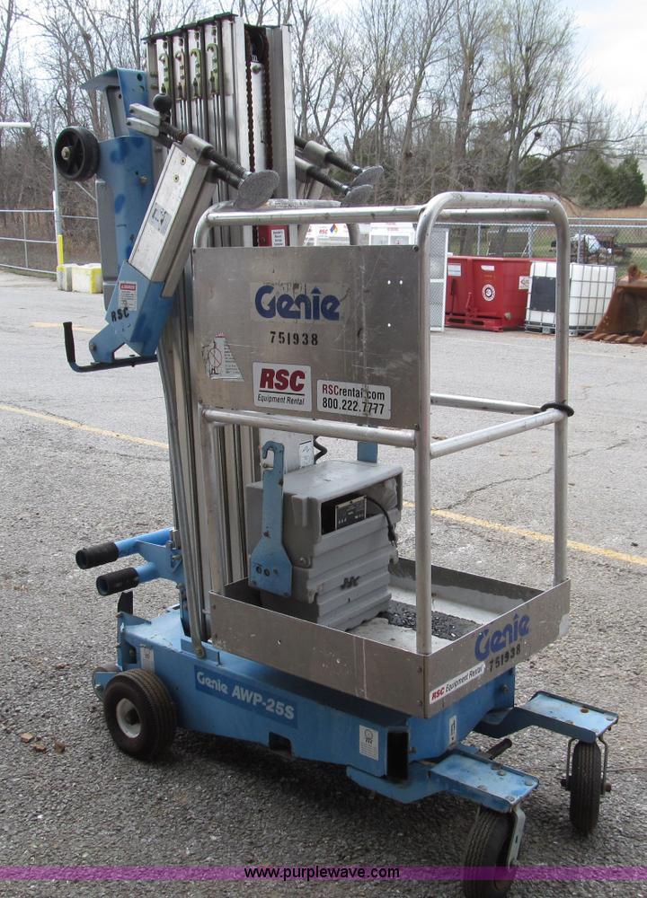 image for item D3118 2008 Genie AWP-25S personnel lift