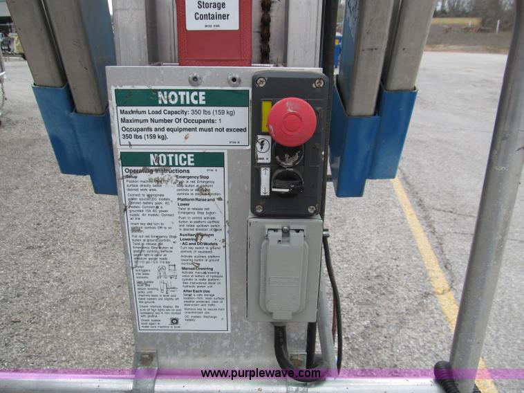 image for item D3118 2008 Genie AWP-25S personnel lift