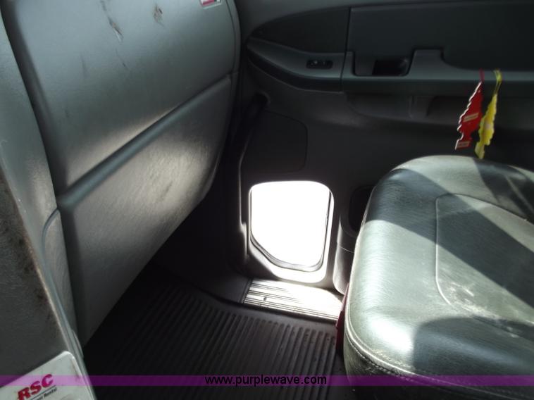 image for item D3695 2005 Freightliner Columbia CL120ST semi truck