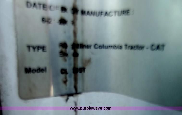 image for item D3695 2005 Freightliner Columbia CL120ST semi truck