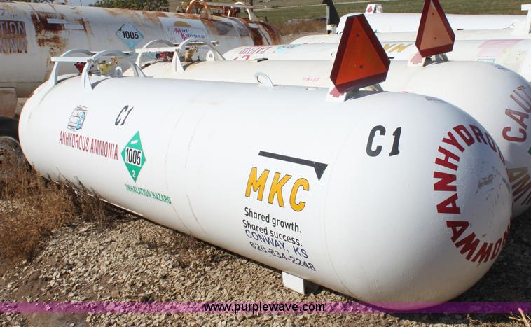image for item A2949 1,000 gallon anhydrous ammonia tank