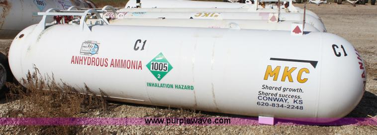 image for item A2949 1,000 gallon anhydrous ammonia tank