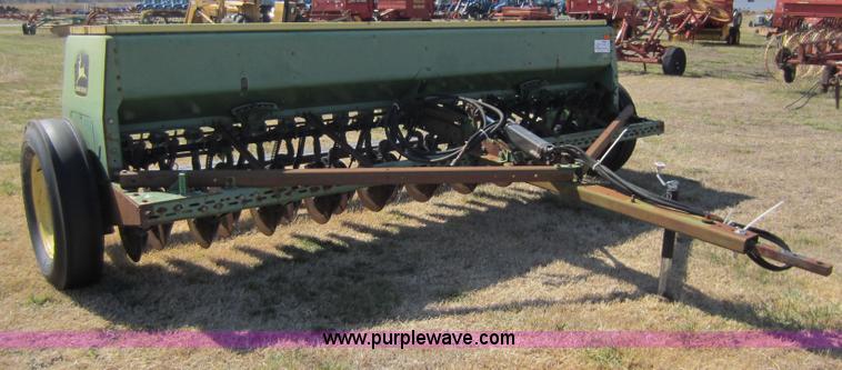 image for item A5590 John Deere 8300 20 row drill