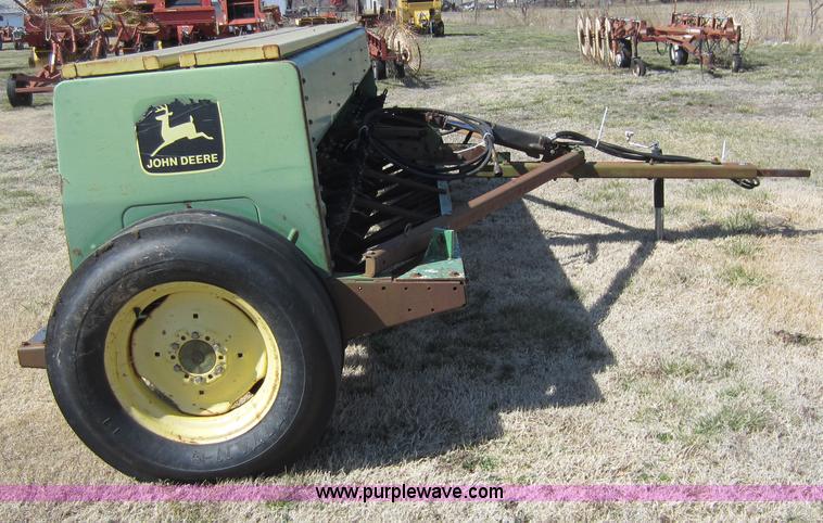 image for item A5590 John Deere 8300 20 row drill