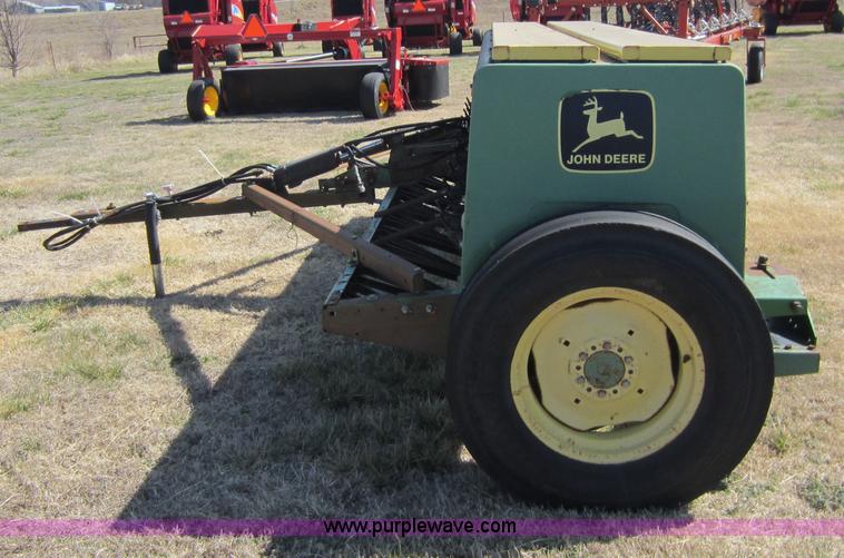image for item A5590 John Deere 8300 20 row drill