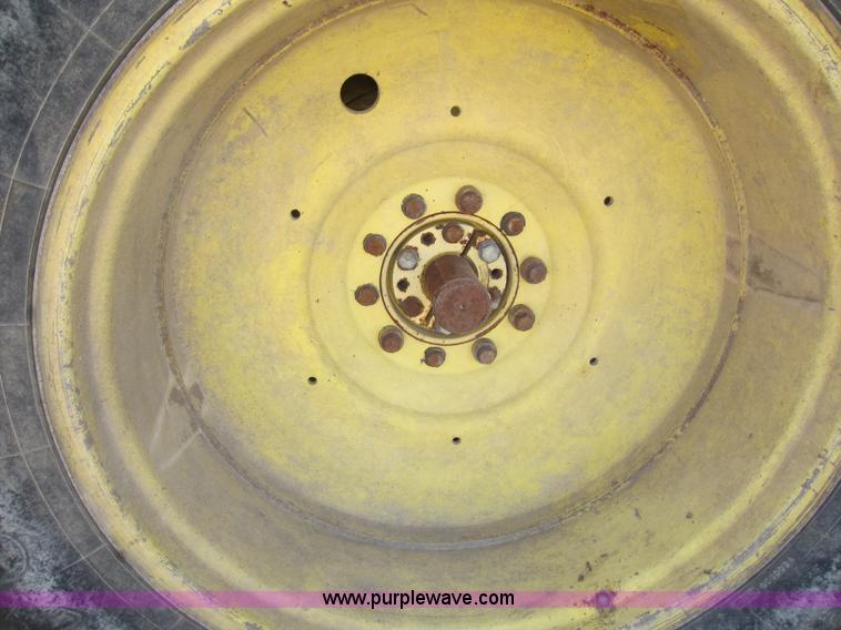 image for item A5596 1998 John Deere 9200 4WD tractor