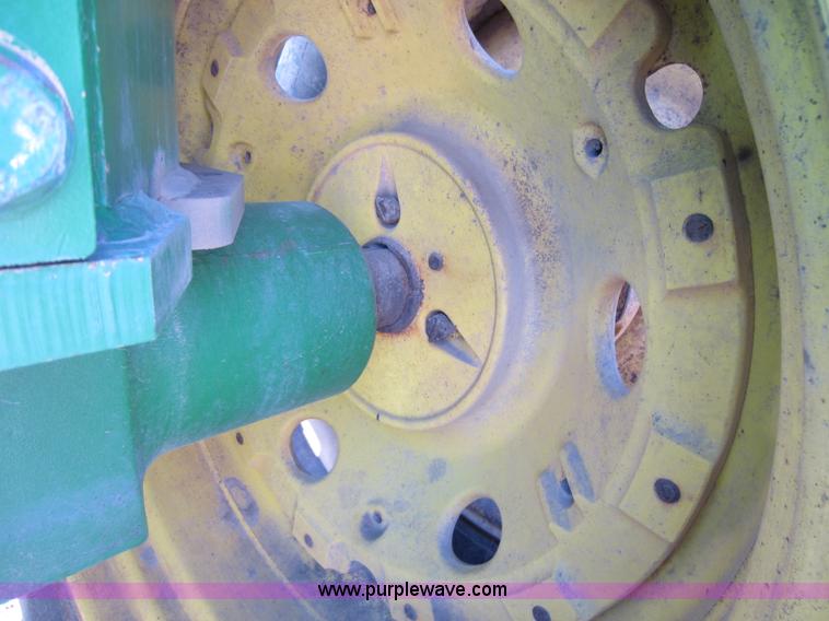 image for item A5596 1998 John Deere 9200 4WD tractor